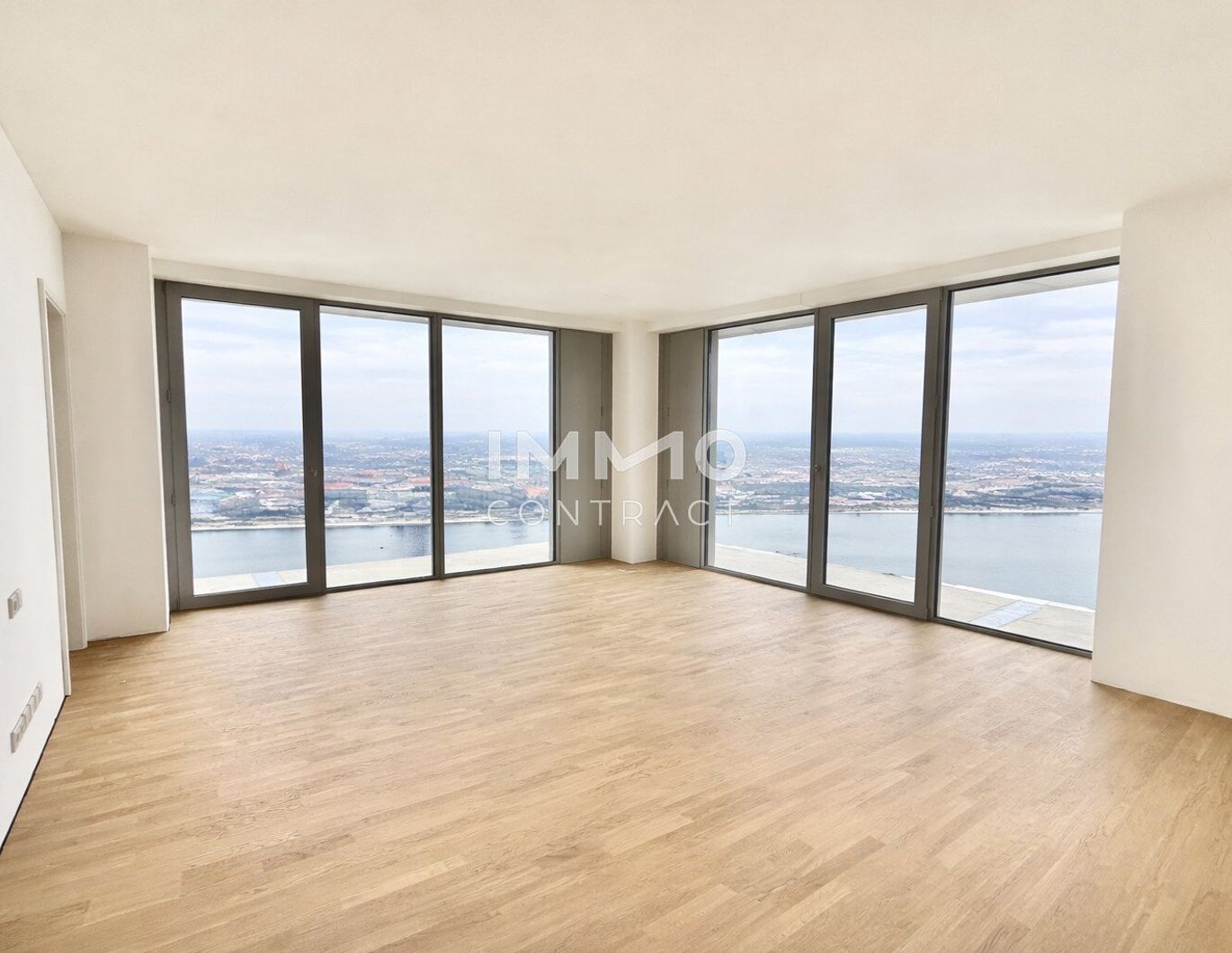 First Class Living: DC2: Stadt und Wasser Blick im 32. Stock