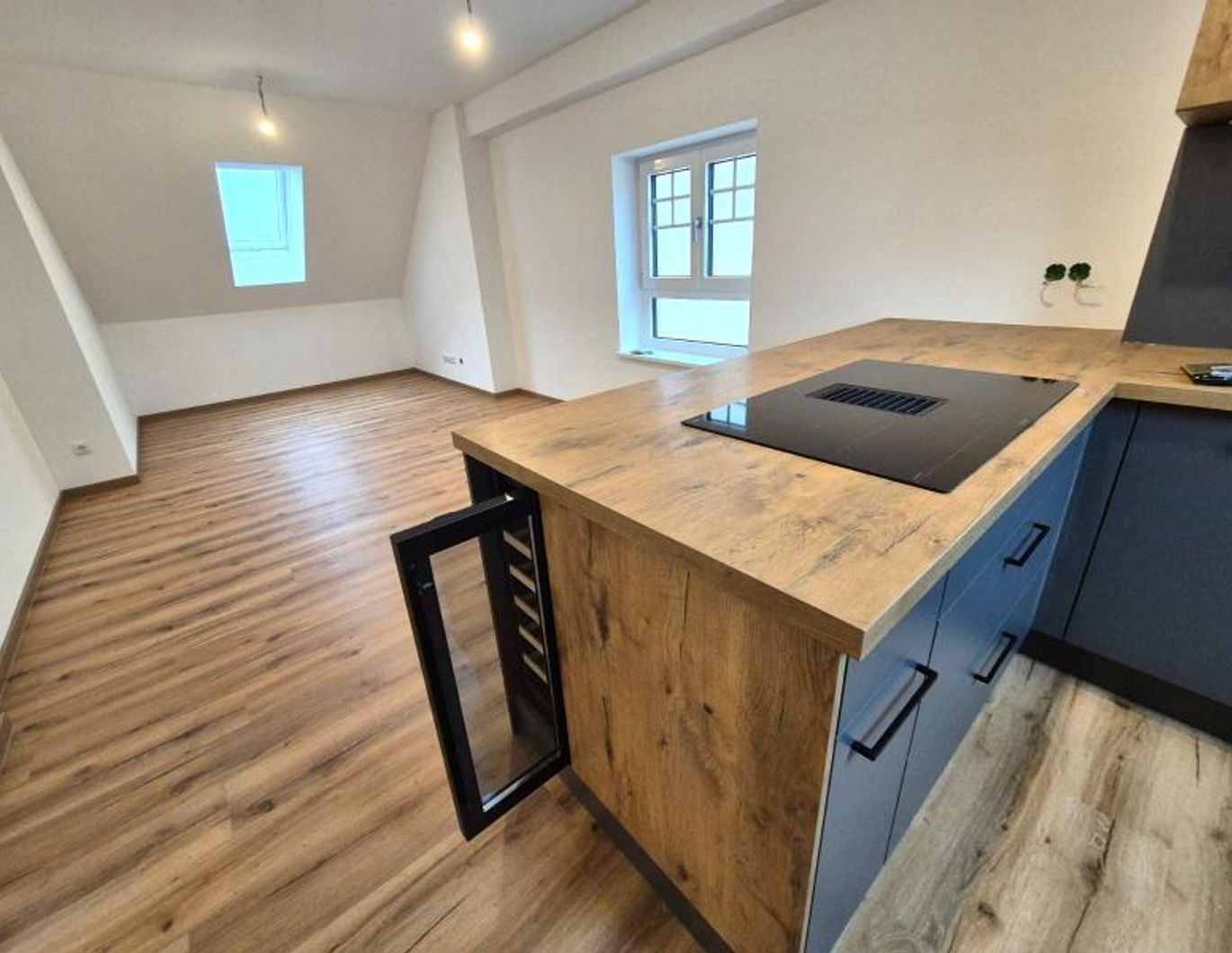 Saniertes Zinshaus (143m²) mit 2 Wohneinheiten, Terrassen und Eigengarten in zentraler Lage in Fürstenfeld! Provisionsfrei!