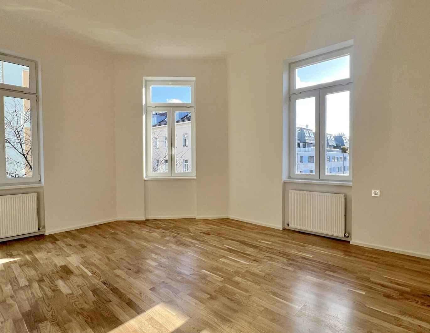 Helle Eckwohnung mit tollem Ausblick