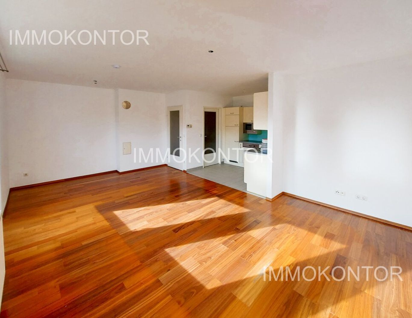 SÜDEN SONNE UND TERRASSE