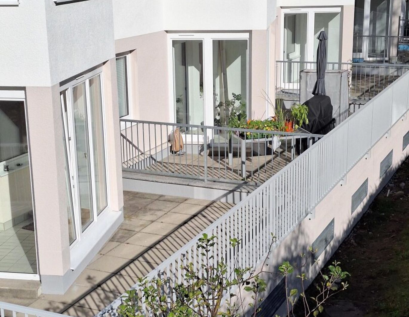 Sonnige Terrassenwohnung in saniertem Wohnhaus