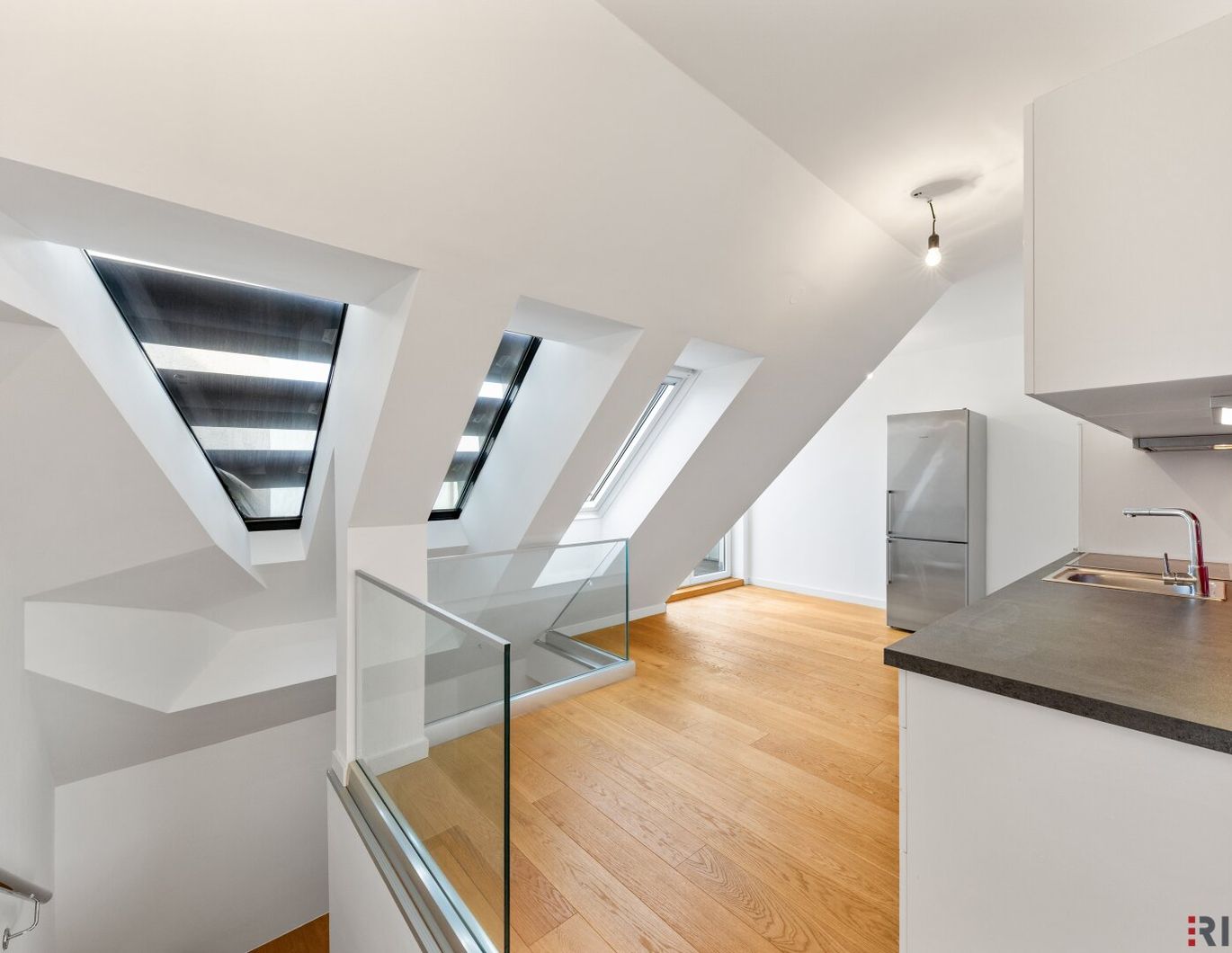 Moderne 3-Zimmer DG-Wohnung zwei Außenflächen und Traumausblick