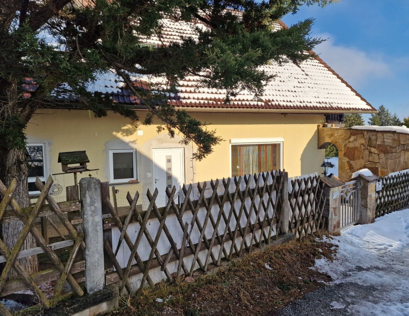 Achtung Naturliebhaber!!! Großzügiges Familienhaus mit Hobby-Partyräumen-Garagen-Fischteich in einer schönen Hanglage in 8510 Trog!