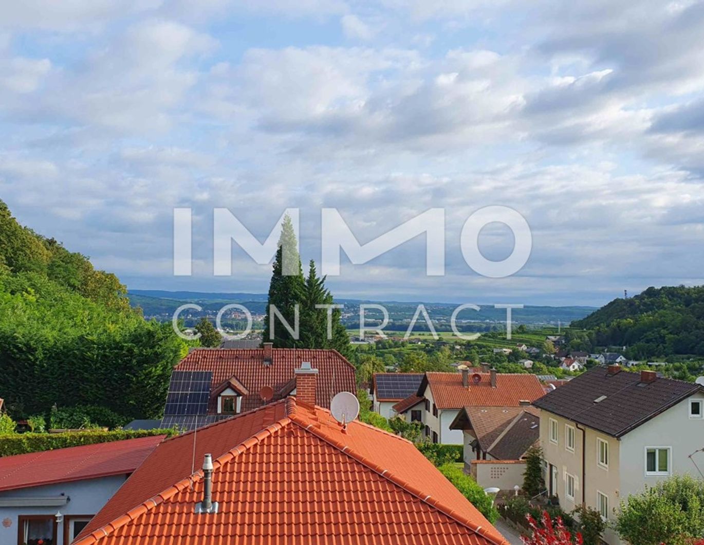 MEHRFAMILIENHAUS IN FURTH STEHT ZUM VERKAUF