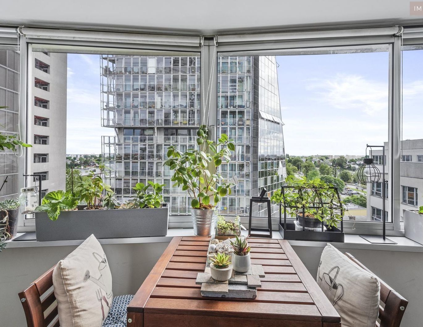 TRAUMLAGE beim Kaiserwasser mit U1-Nähe! Wohnung mit Loggia im 7. OG mit WEITBLICK!