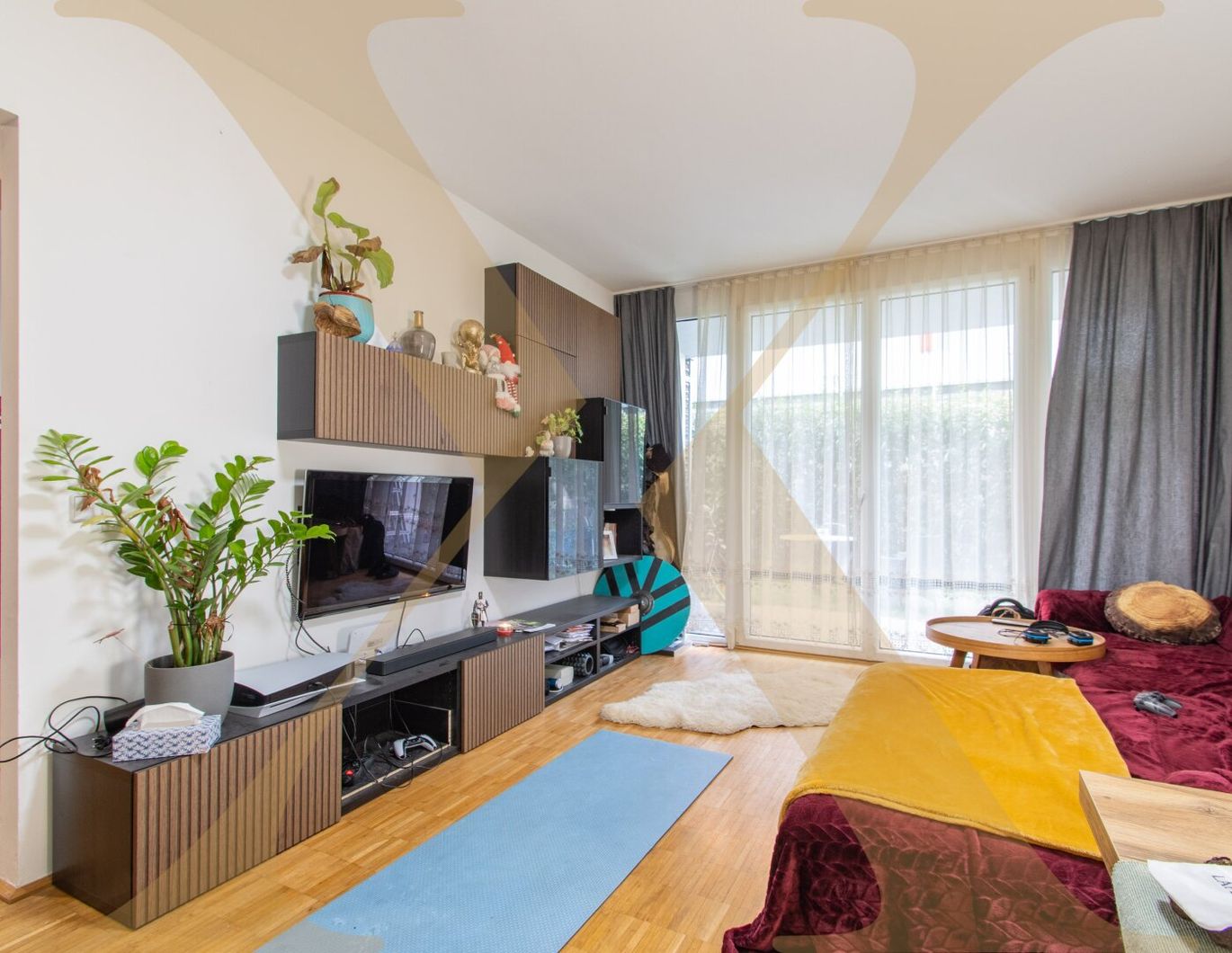 Westseitig ausgerichtete 2-Zimmer-Gartenwohnung mit Einbauküche in Urfahr nähe JKU zu vermieten!