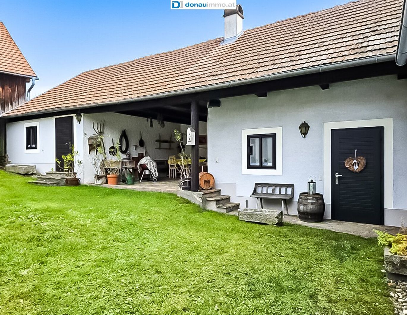 Wo Tradition weiterlebt - stilvoll saniertes Bauernhaus im Grünen