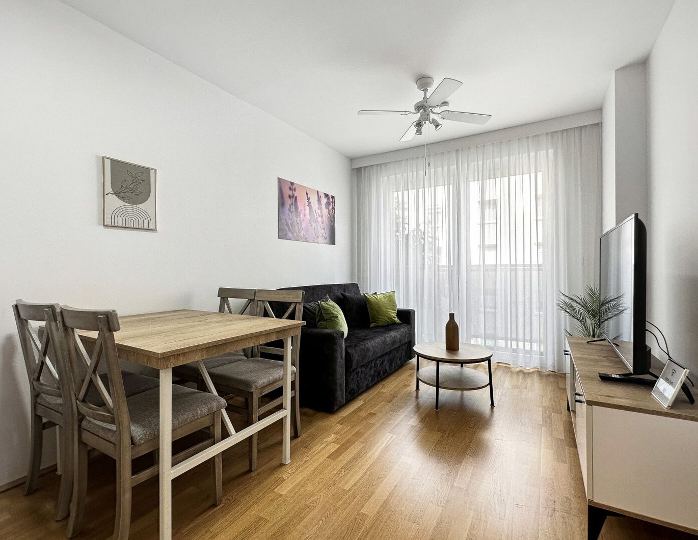 Airbnb | 2-Zimmer Wohnung mit Balkon | Möbliert | 1100 Wien Favoriten