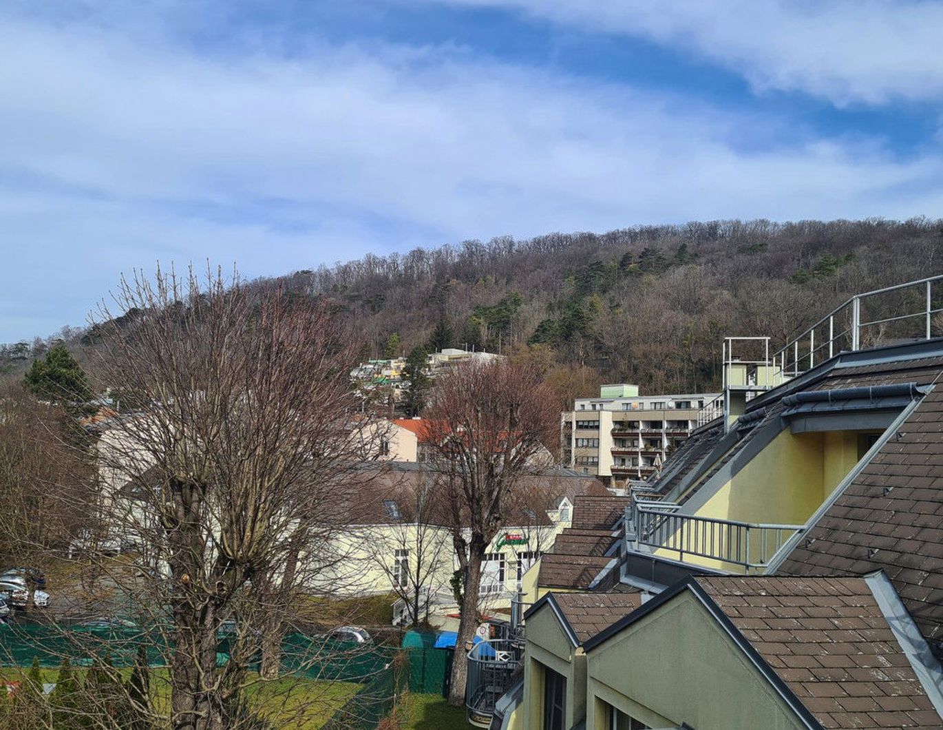 Renovierte Maisonette in Neuwaldegg mit Balkon Terrasse Garage Kellerabteil