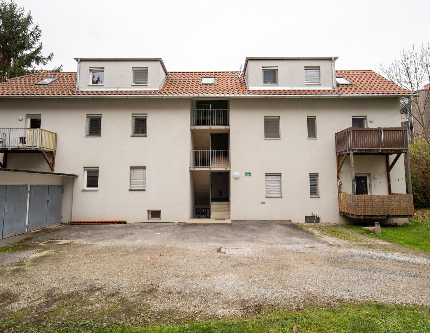 Charmante Dachgeschosswohnung in ruhiger Lage