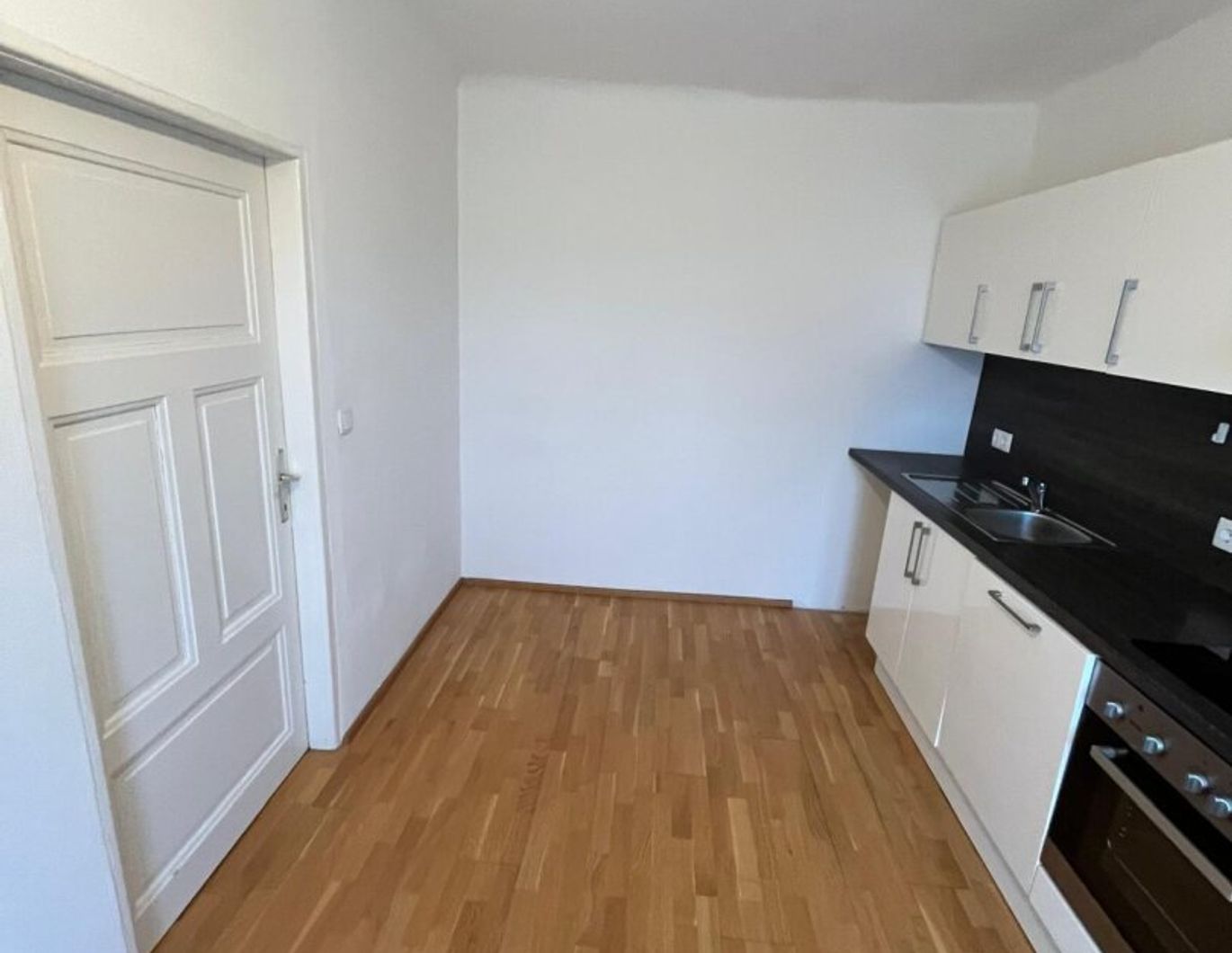 Charmante und unprätentiöse Zweizimmerwohnung nahe Citypark - Haustiere willkommen & WG geeignet.