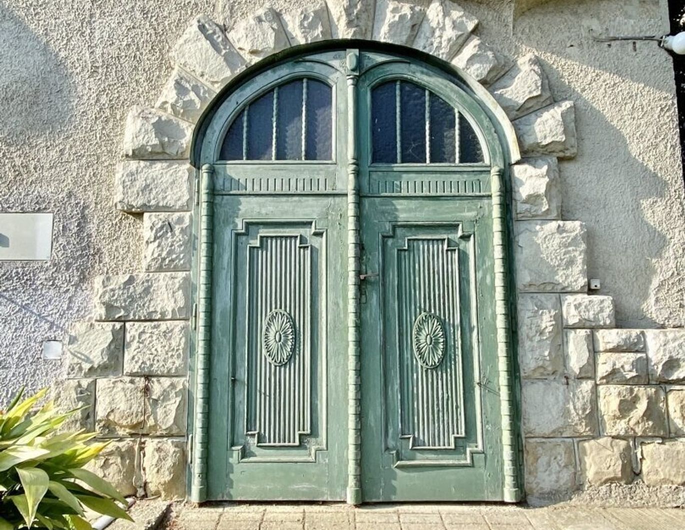 ORIGINALE STILVILLA /// SONNIGE BESTLAGE AM SCHAFBERG /// FLEXIBEL TEILBAR, TRAUMHAFTER GARTEN