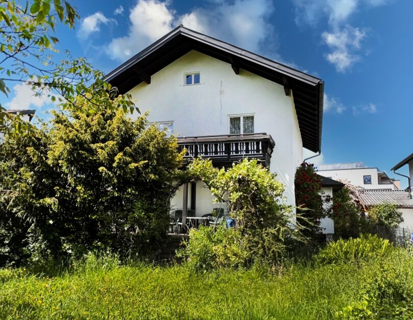 Gartenparadies mit Charme: Sanierungsbedürftiges Einfamilienhaus mit großem Garten in familienfreundlicher Wohnlage Rif bei Hallein