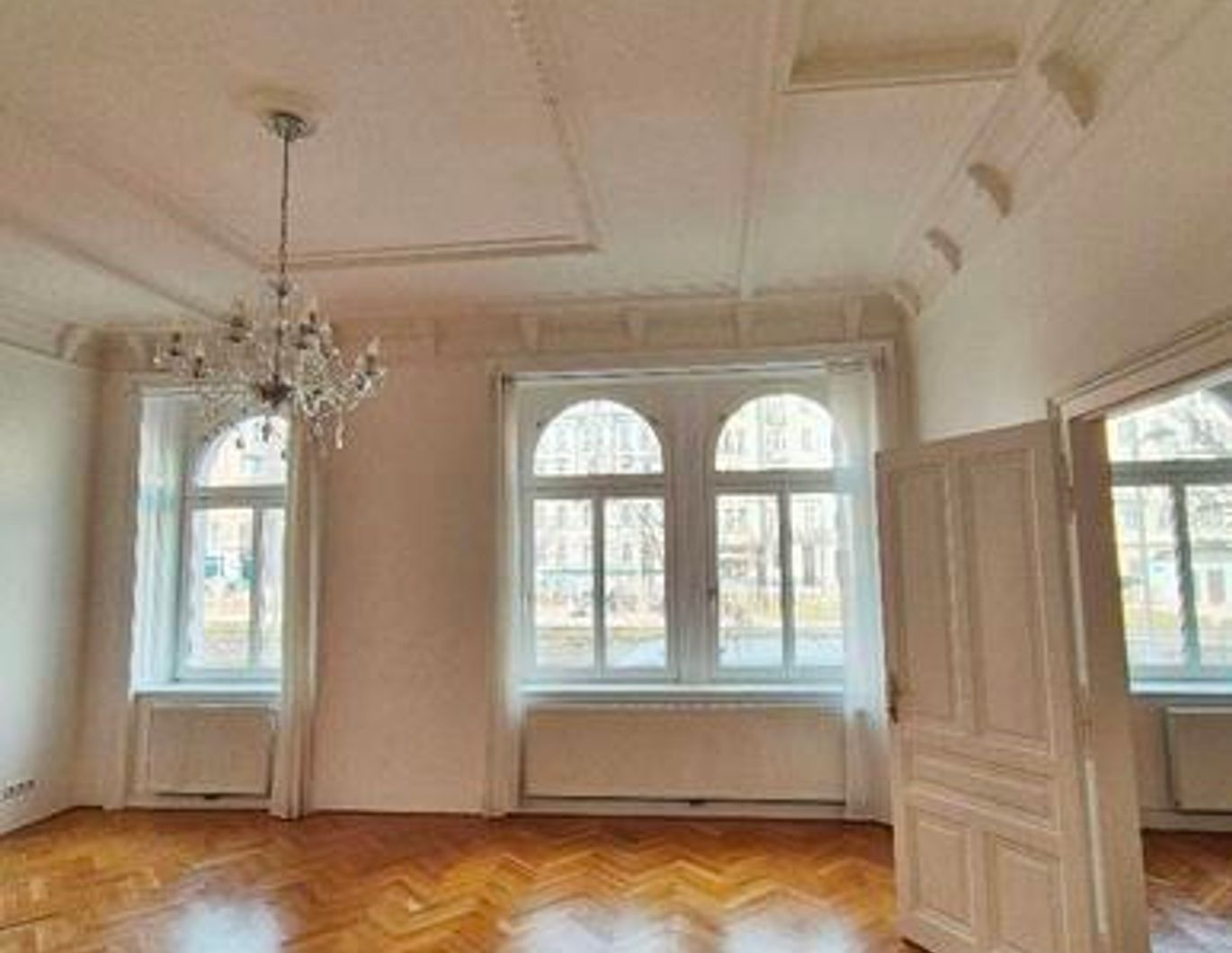 Altbauwohnung beim Naschmarkt!