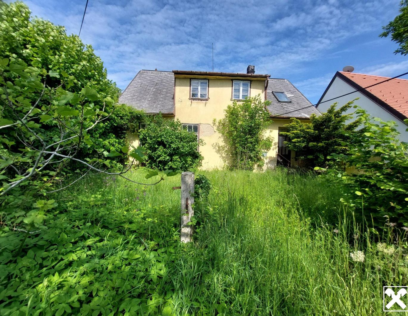 Herrliches Grundstück mit erhaltenswertem Gebäude am Badener Berg/ Mitterberg, perfekt für Individualisten
