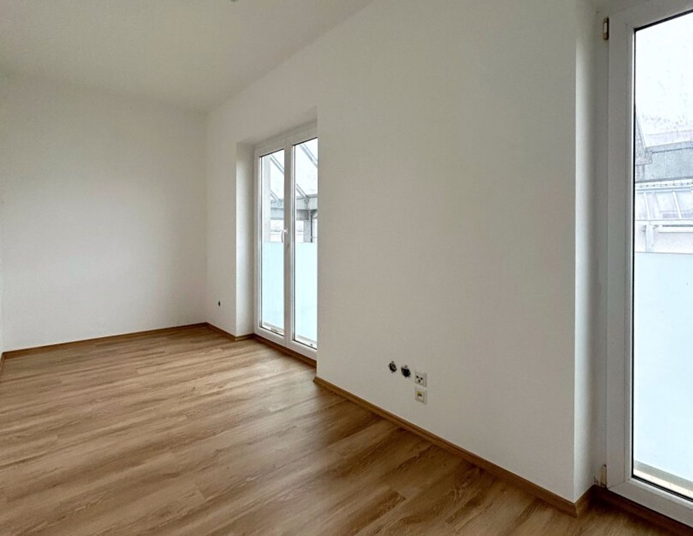 5 ZIMMER WOHNUNG IN ENNS - MIT BALKON UND PARKPLATZ