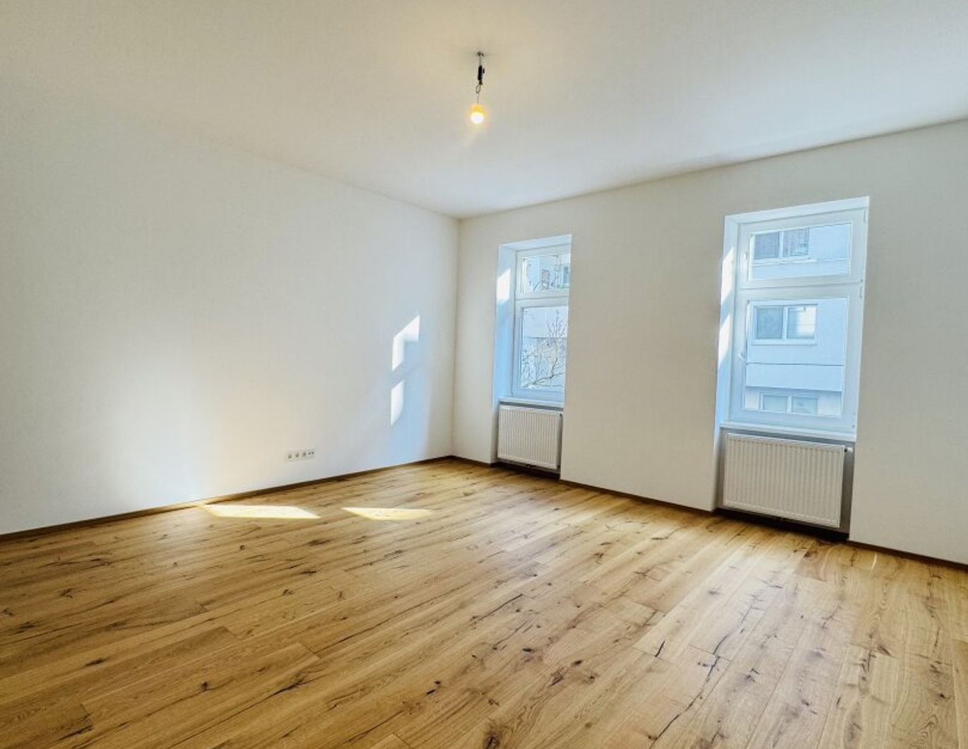 Charmante Erstbezugs-1-Zimmer-Wohnung in einem generalsanierten Altbauhaus mit einem eigenen Gartenabteil zur exklusiven Nutzung.