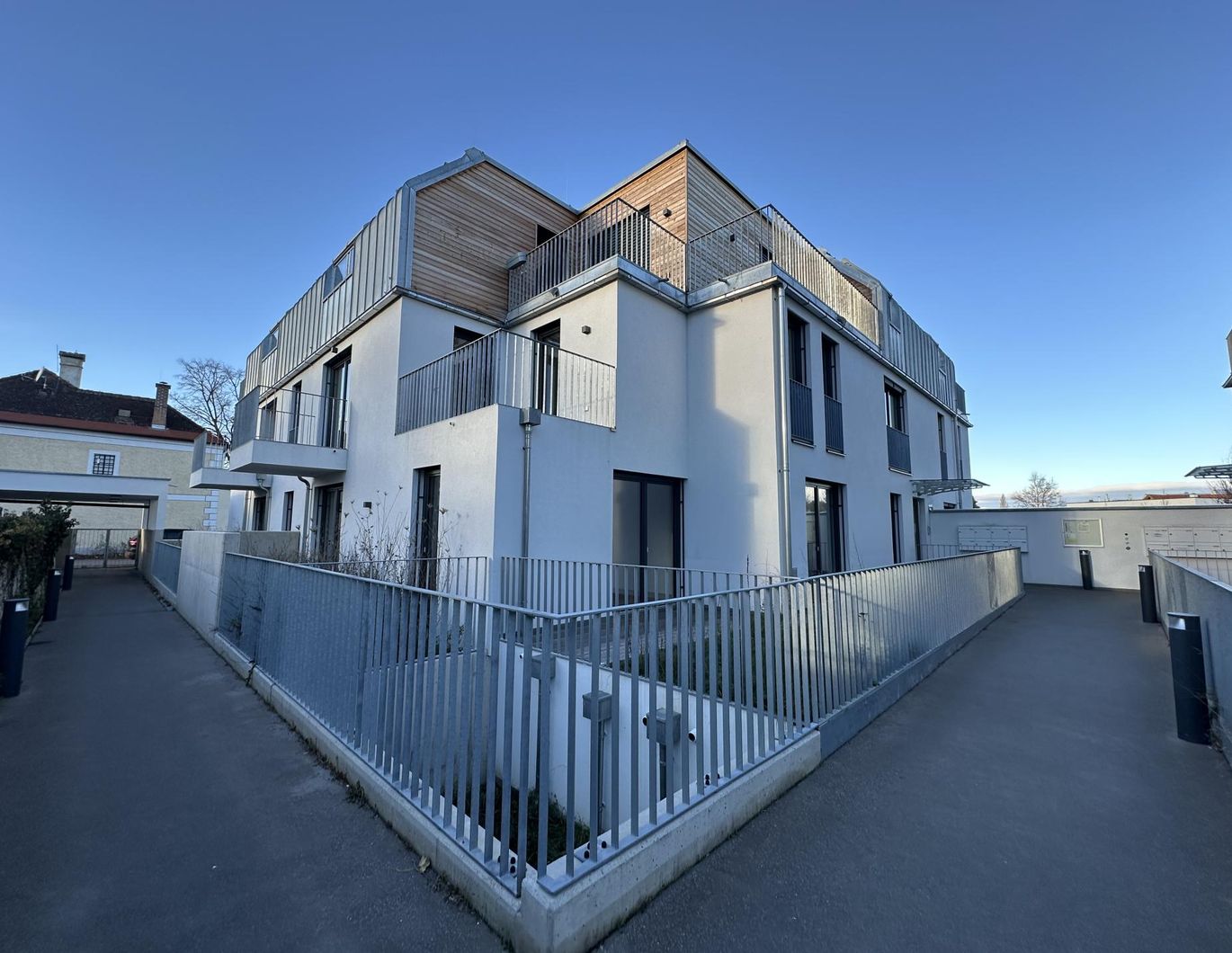 NEUE 3 ZIMMER WOHNUNG MIT GROßZÜGIGER TERRASSE & GARTEN