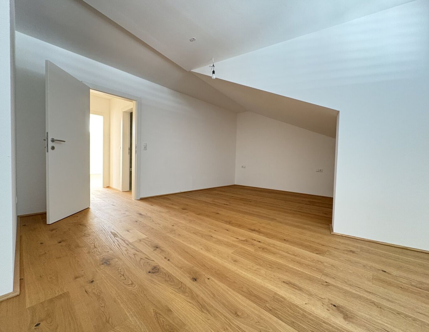 Dachgeschosswohnung in Rum: Erstbezug mit Terrasse - Ihr neues Zuhause!