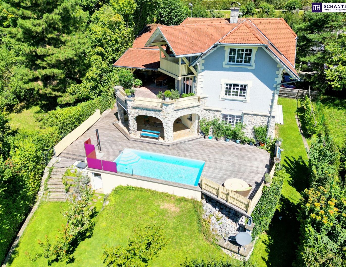 PRÄCHTIG! RIESIGER POOLBEREICH MIT AUSBLICK ÜBER GRAZ!! Exklusives Einfamilienhaus in Eggenberg mit Pool, XXL-Terrasse & Traumgarten - Ihre private Oase in Graz!