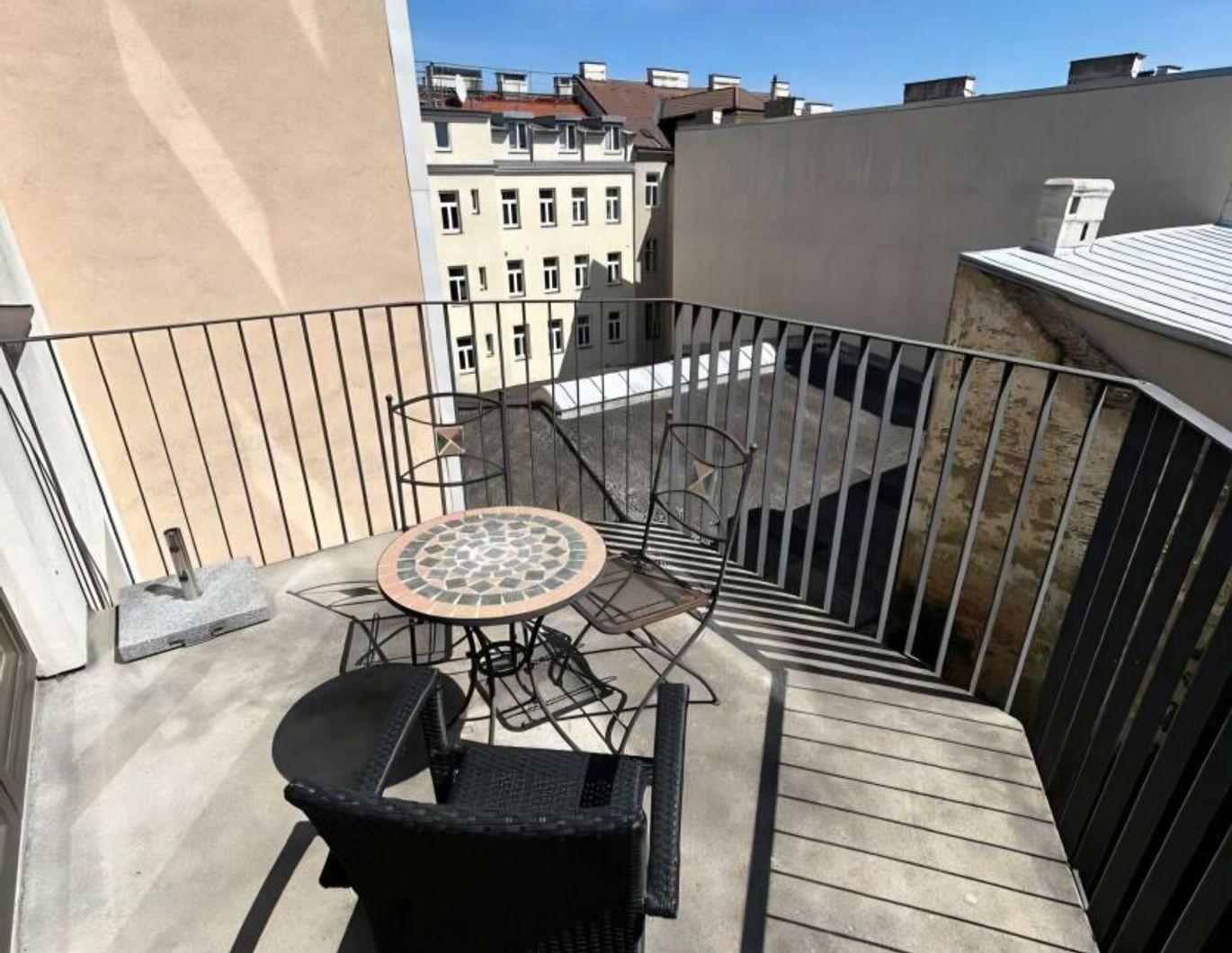 Rotenmühlgasse - hofseitiger 2 Zimmer Neubau mit Balkon zu vermieten