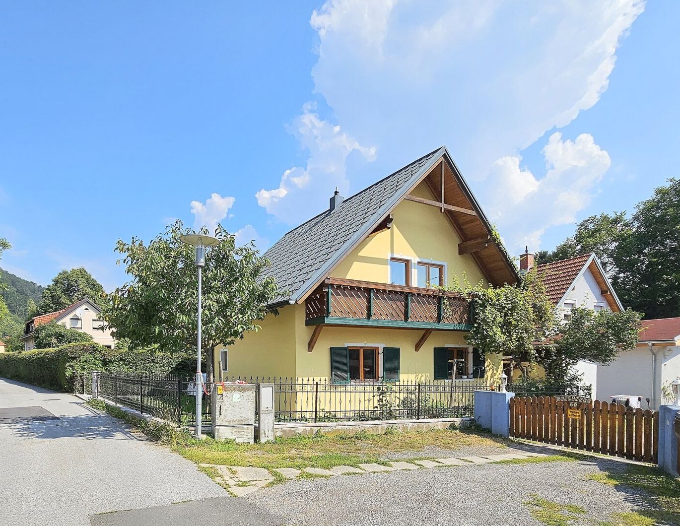 Gratwein - Schön saniertes Einfamilienhaus in sonniger, ruhiger Lage !