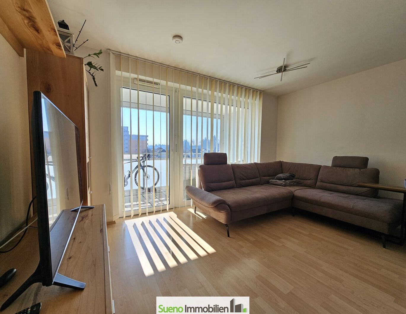 Neuwertige HELLE TRAUM-Wohnung mit Loggia, Klima, Tiefgarage, Fernblick, etc.