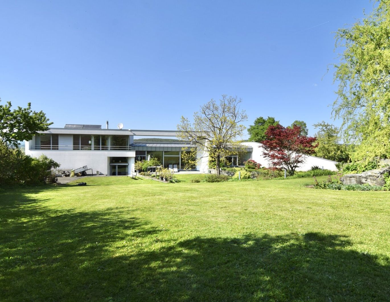 Architekten-Villa in traumhafter Landschaft - ein Rückzugsort mit höchster Wohnqualität.