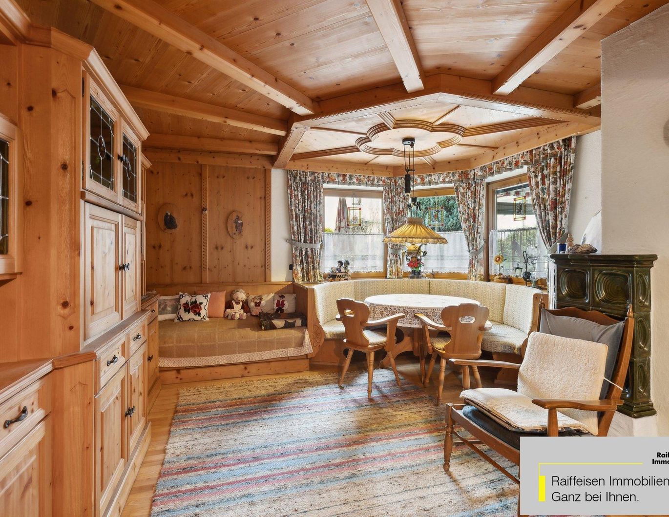 Bungalow mit Pool in zentraler Bestlage