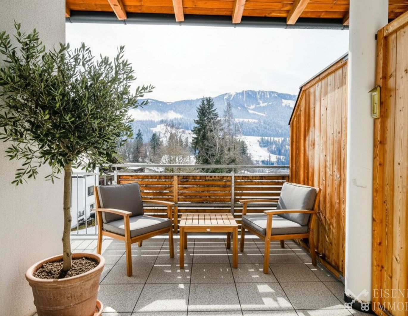 Sehr schöne 82 m² - 3-Zimmer-Penthouse-Mietwohnung in sonniger Aussichtslage in Scheffau