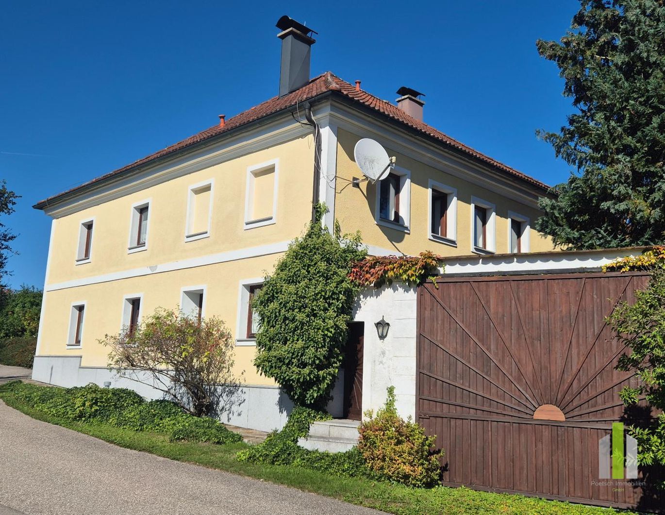 Wunderschöner Dreikanthof in Ruhelage mit Reithalle