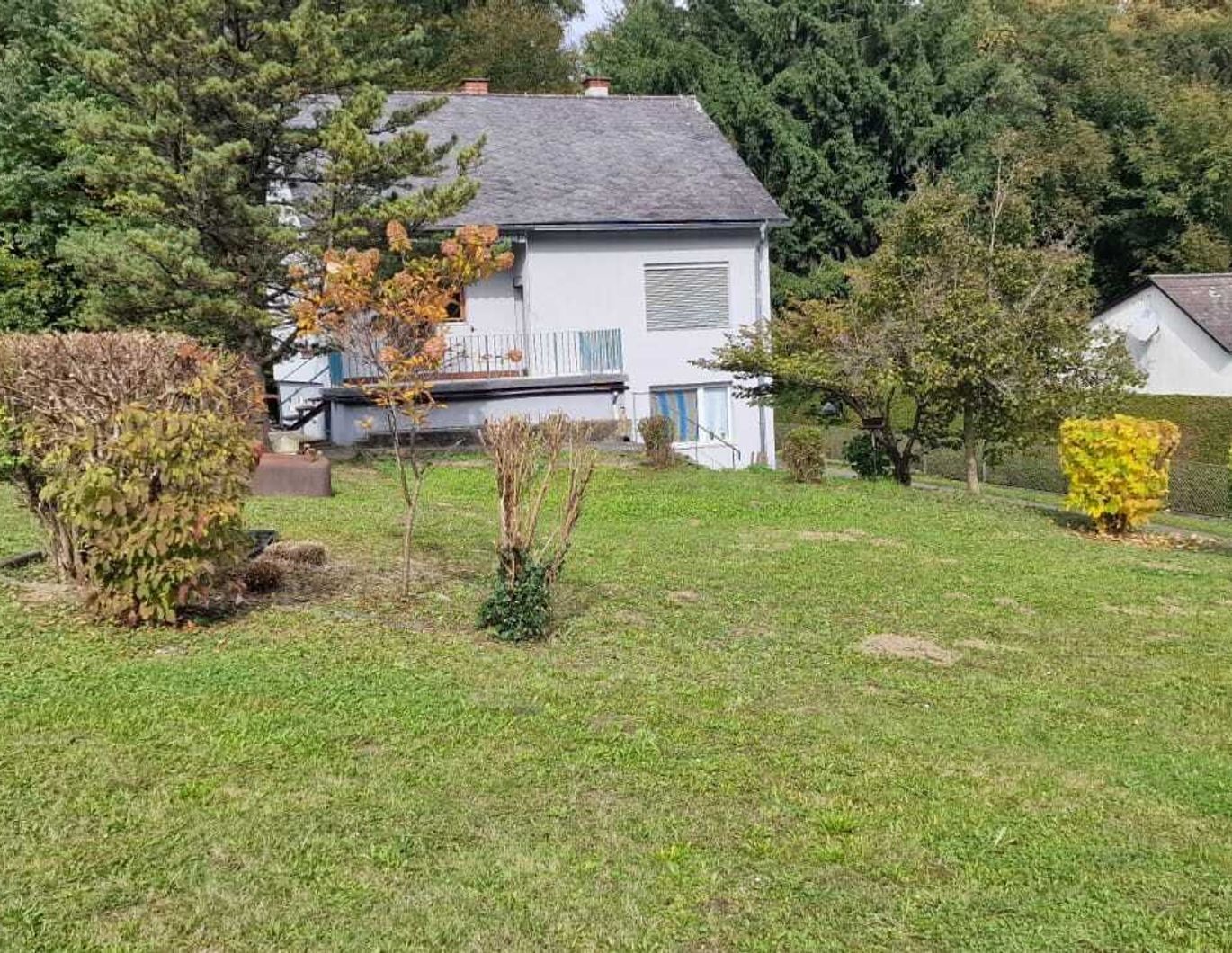 8047 Graz, Rudolfstraße: Renovierungsbedürftiges Wohnhaus von ca. 120 m² Wfl. und kleinem Nebengebäude, sowie 1.158m² Grund