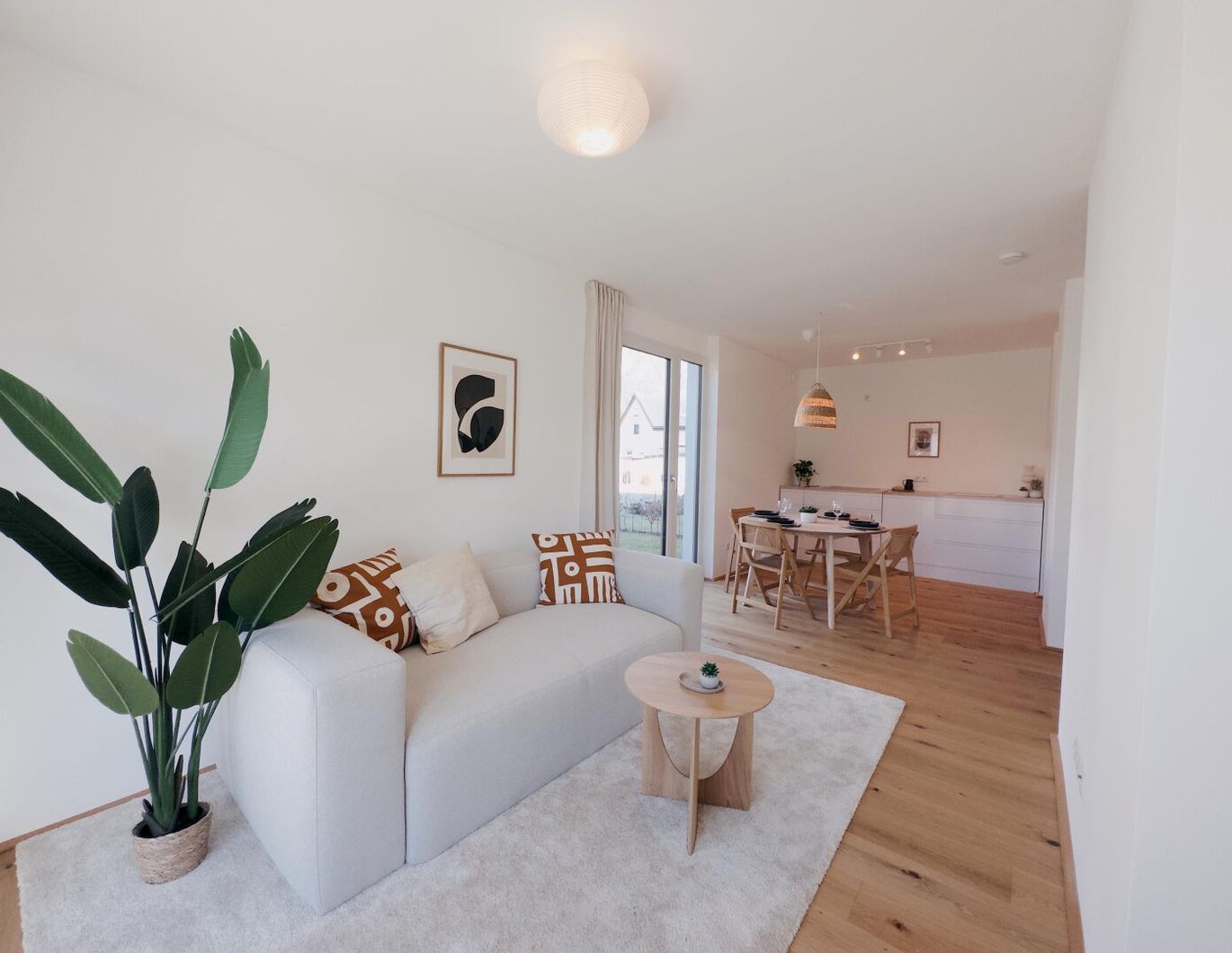 2-Zimmer Wohnung mit großem Garten