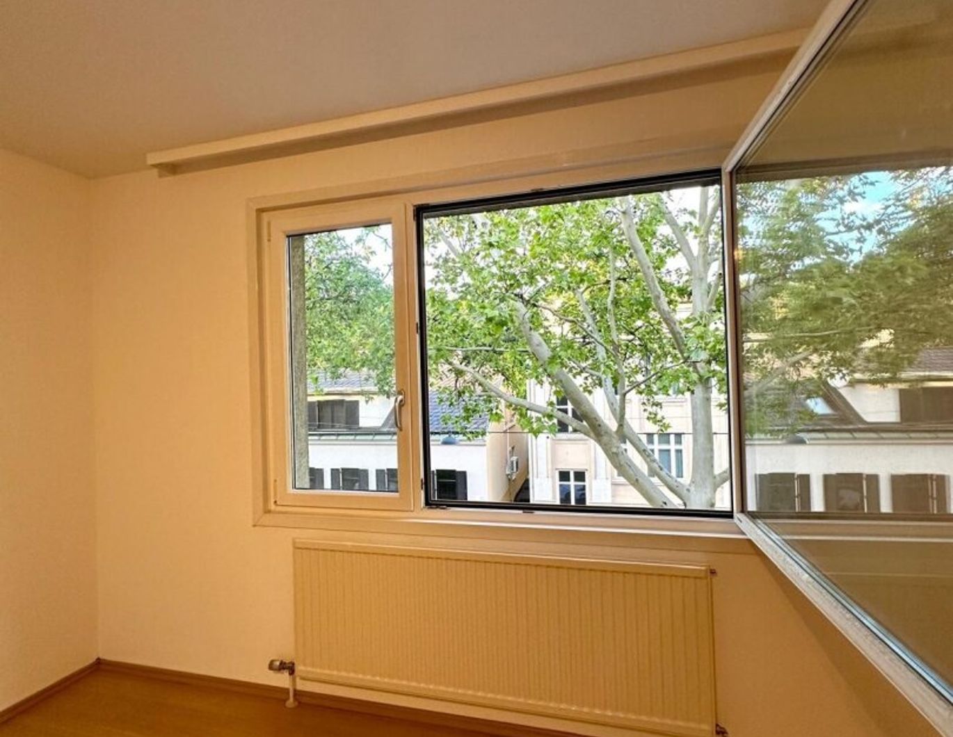 Sehr gut aufgeteilte 3-Zimmer Eigentumswohnung mit Loggia in guter Wohnlage Hietzings!