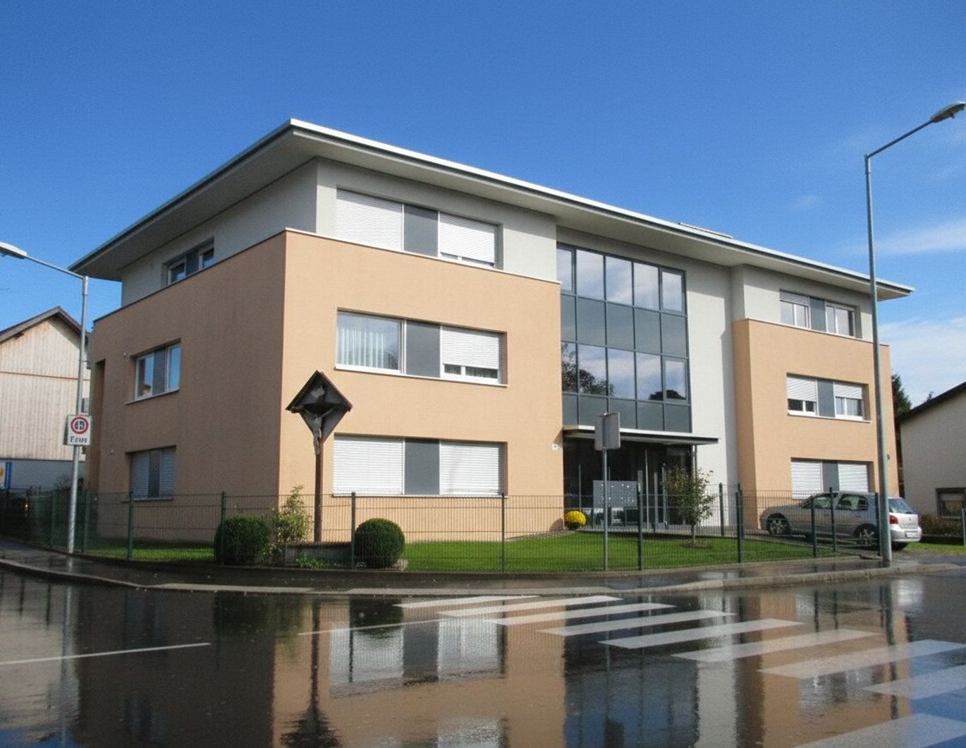 Stilvoll Wohnen: Gepflegte 3-Zimmerwohnung mit Dachterrasse in Götzis zu vermieten!