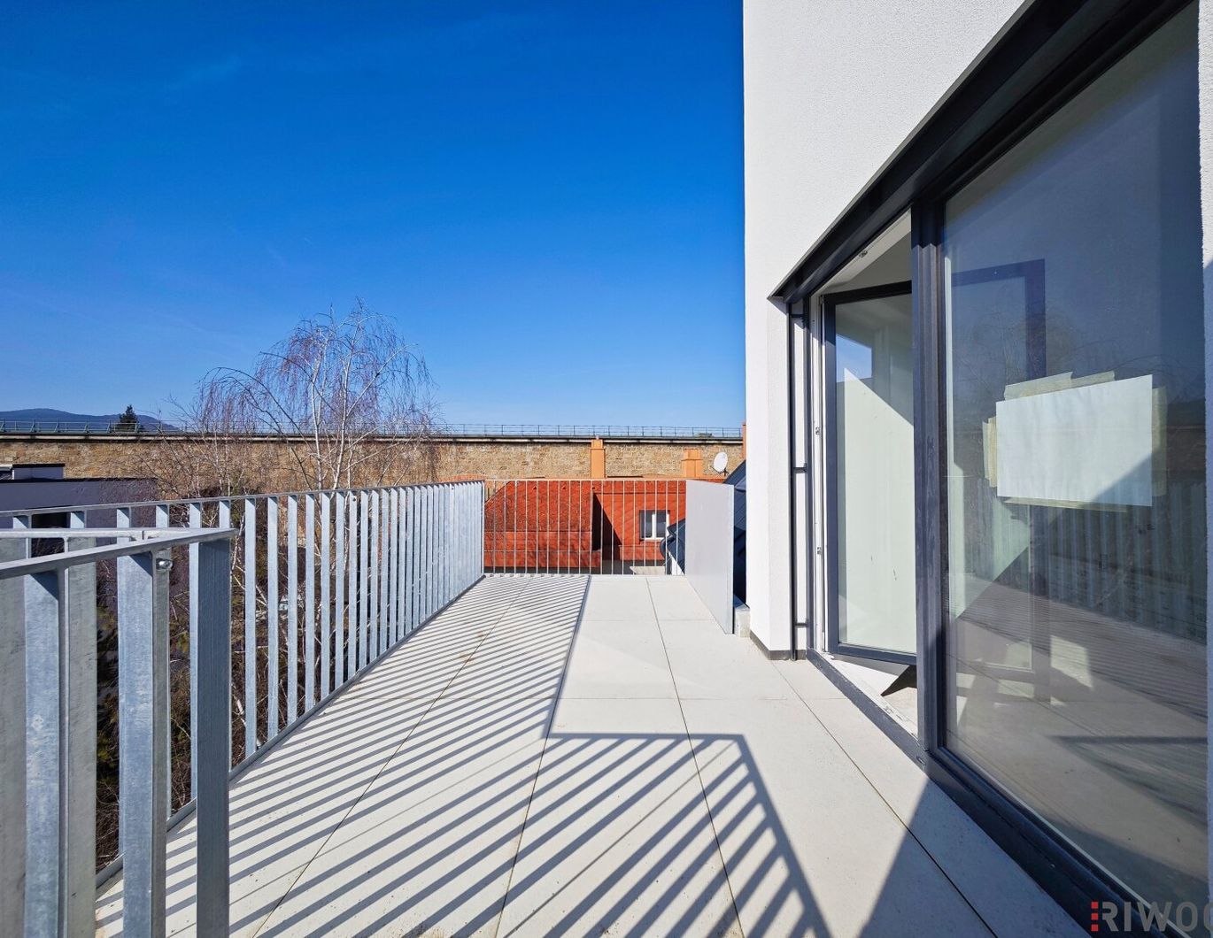 Dachterrassenwohnung | Erstbezug nach Errichtung | südseitig | Klima & Luftwärmepumpe | Tiefgaragenplatz | über 3m Raumhöhe