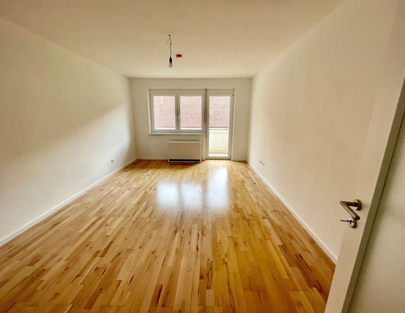 AB OKTOBER: Erstbezug nach Generalsanierung | gefördert | 3 Zimmer | Loggia