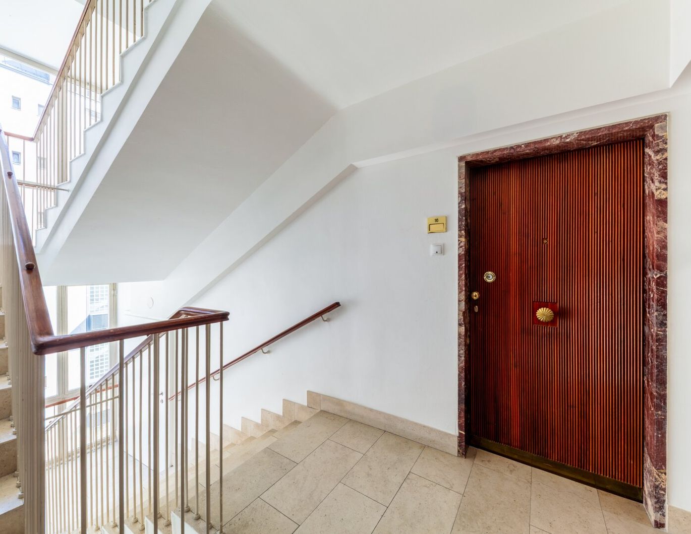 Für Musikliebhaber und Wienliebende: Ikonische Eigentumswohnung zwischen Oper und Musikverein