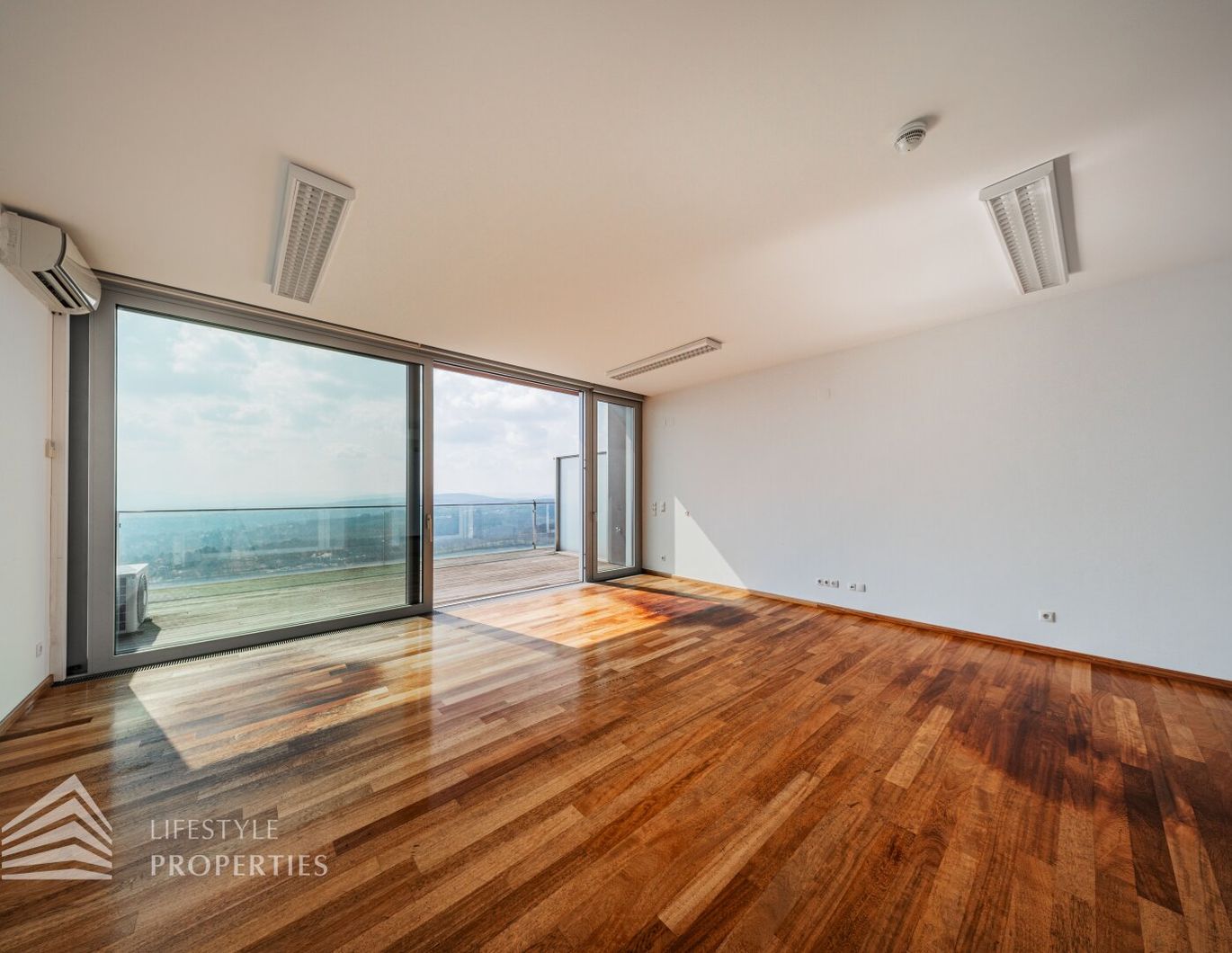 Traumhafter Blick über Wien! Garconniere mit Terrasse am Kahlenberg