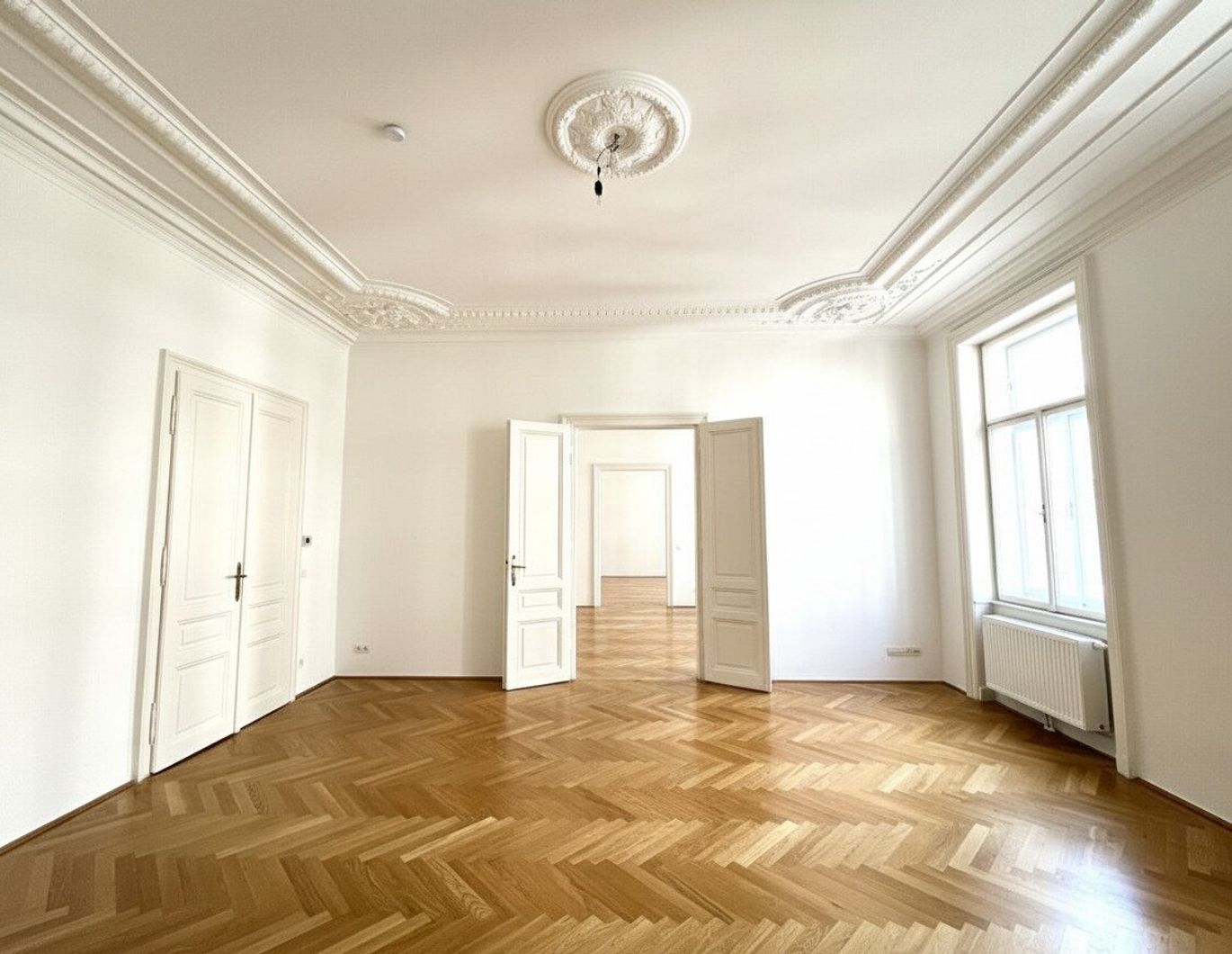 UNBEFRISTET: Traumhafte Altbauwohnung in prominenter Lage