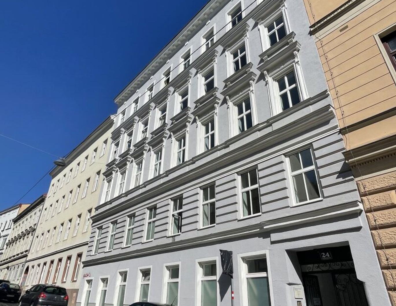 Neu sanierte - helle 2-Zimmer Wohnung in zentraler Lage - Nähe Schwendermarkt!