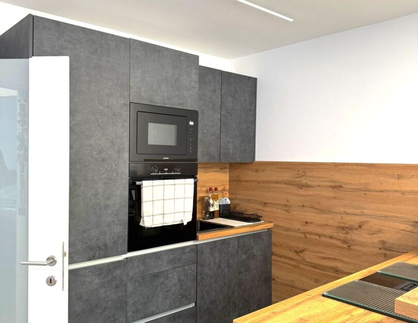 KERNSANIERTES APARTMENT(2021) in Wels/Neustadt - wartet auf einen neuen Eigentümer - unmittelbare Krankenhausnähe - legen sie ihr Angebot