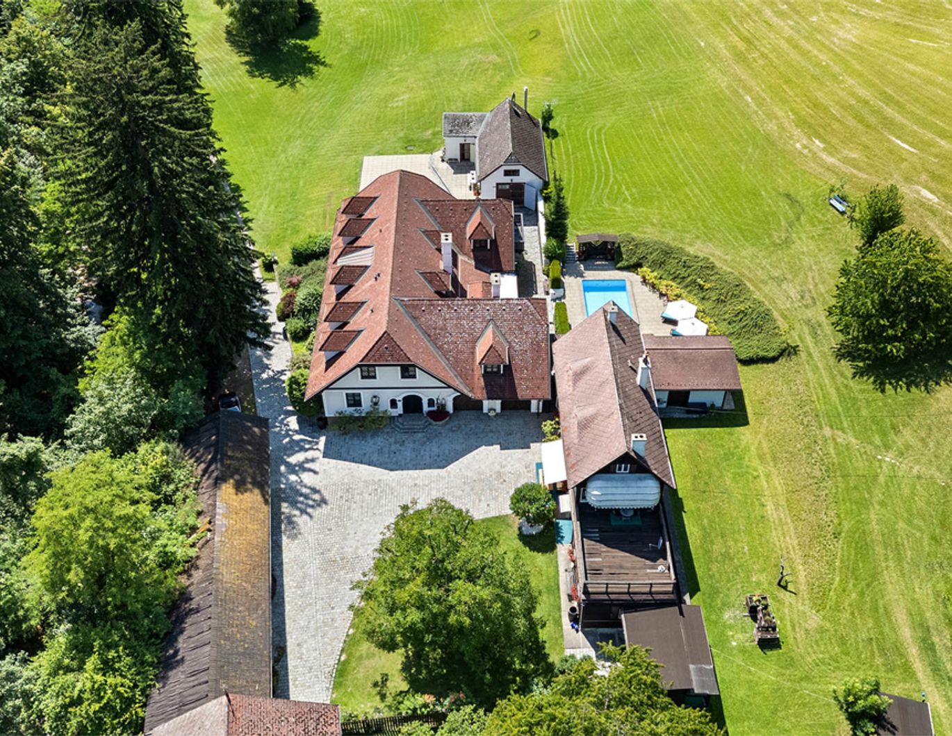 34.000 m² Naturidyll!  Landhausflair nur 15 Minuten von der Wiener Stadtgrenze