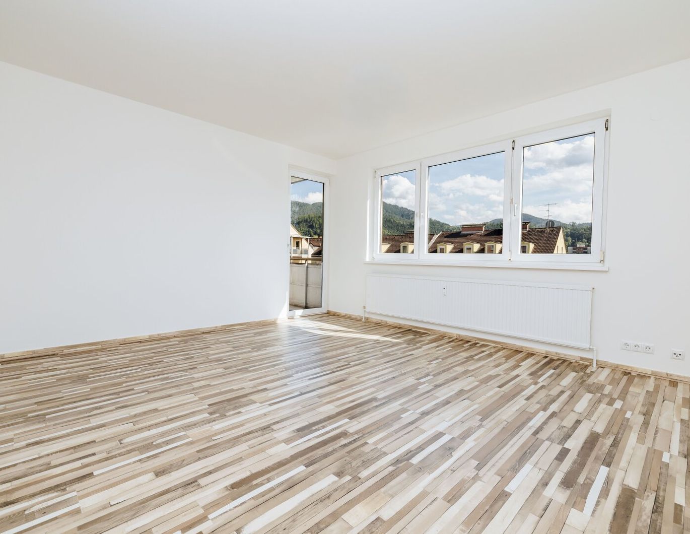 PROVISIONFREI I DIREKT AN DER MUR I ABSOLUTE RUHELAGE I PROVISIONSFREI I EINBAUKÜCHE I LOGGIA I ZENTRAL I AB SOFORT I PROJEKT WOHNEN I