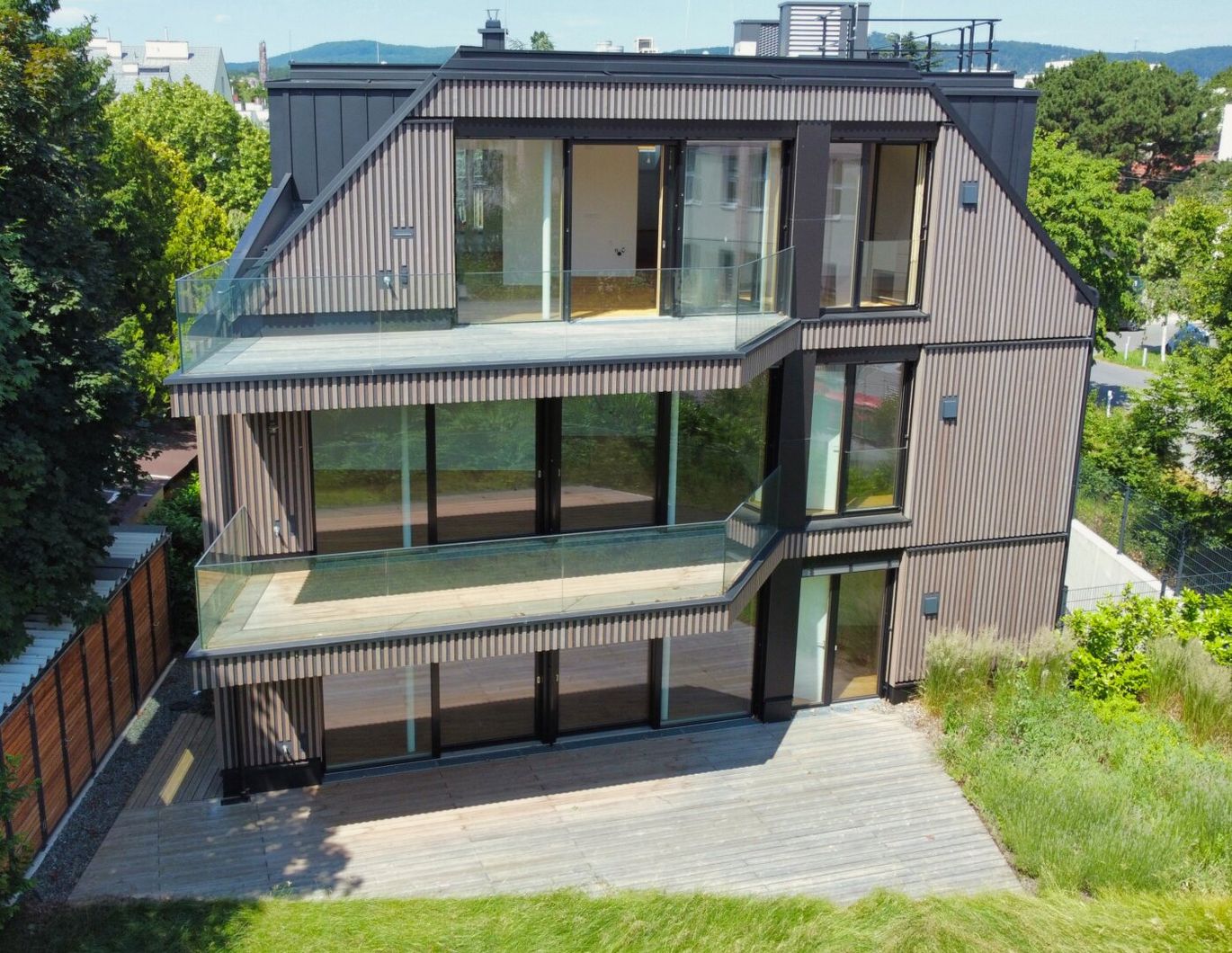Großzügige Familienwohnung mit großem Eigengarten