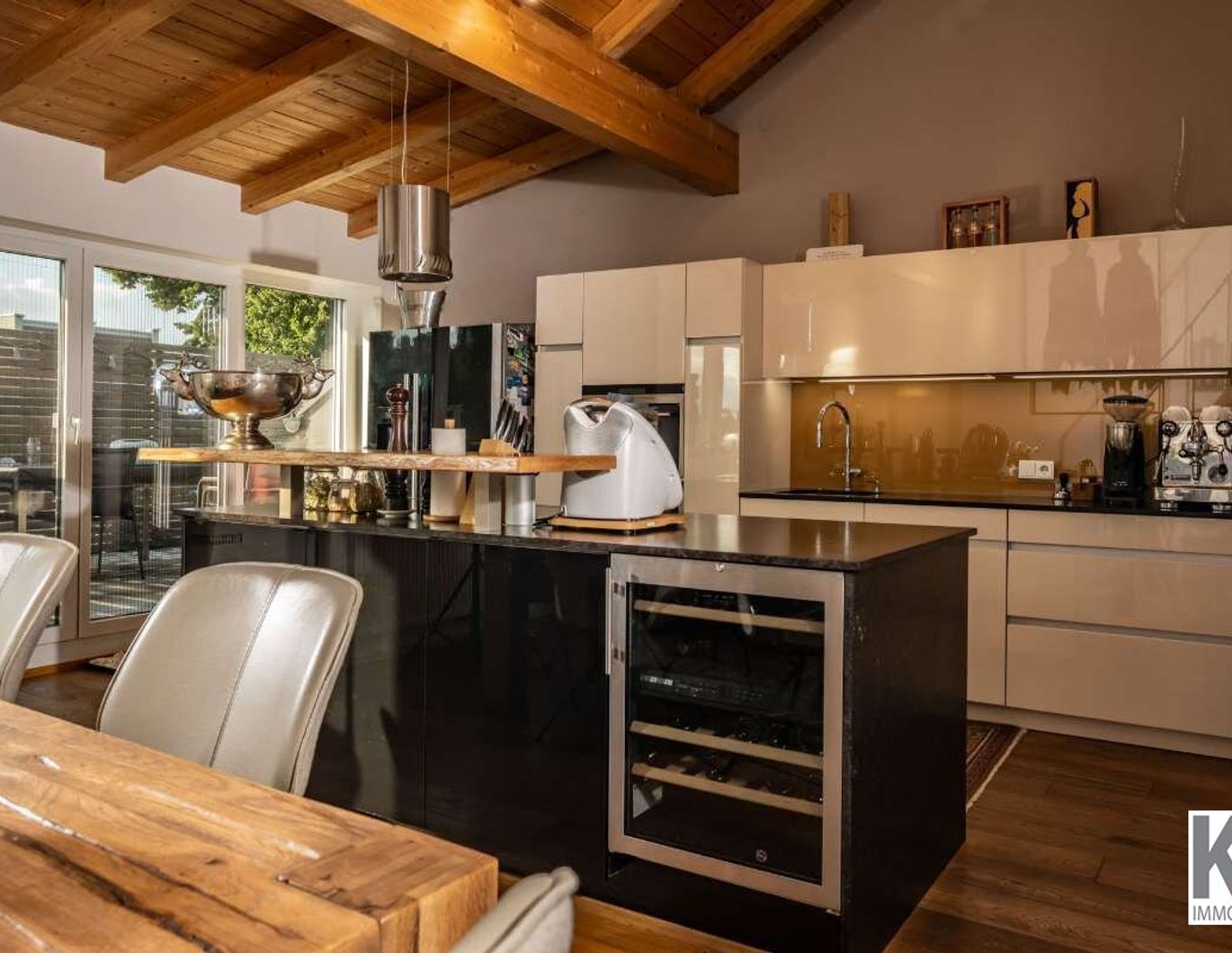 K3 - Elisabeth-Vorstadt - exklusive, charmante 2-Zimmer-Wohnung mit großzügiger Living-Area in kleiner Einheit!!!