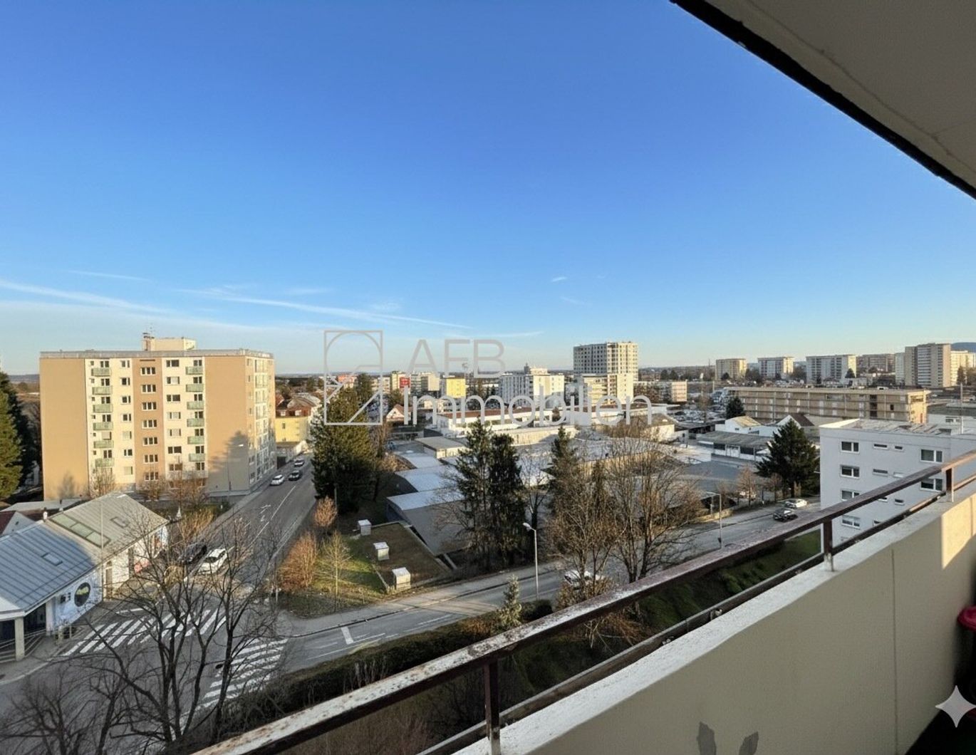 Helle 3-Zimmer-Wohnung mit Loggia Nähe Stadion - Ihr neues Zuhause in der 9. Etage!