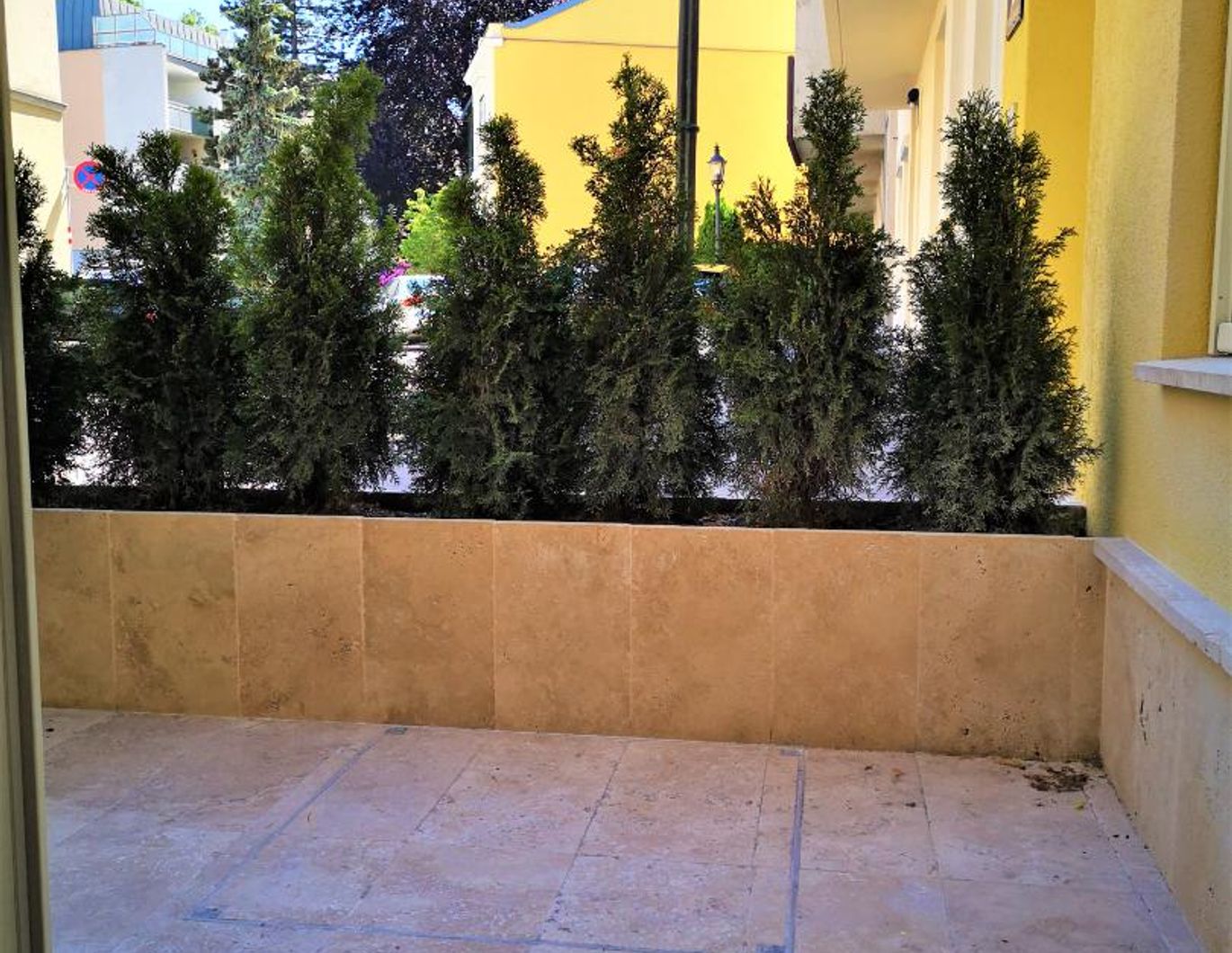 Barrierefreie, sehr charmante Wohnung mit kleiner Gartenterrasse in bester Wohngegend in Ober St. Veit