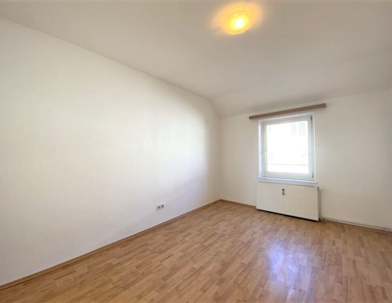 Charmante Altbauwohnung in ruhiger Lage unmittelbar beim Grazer Augarten - ideal für Anleger und Eigennutzer