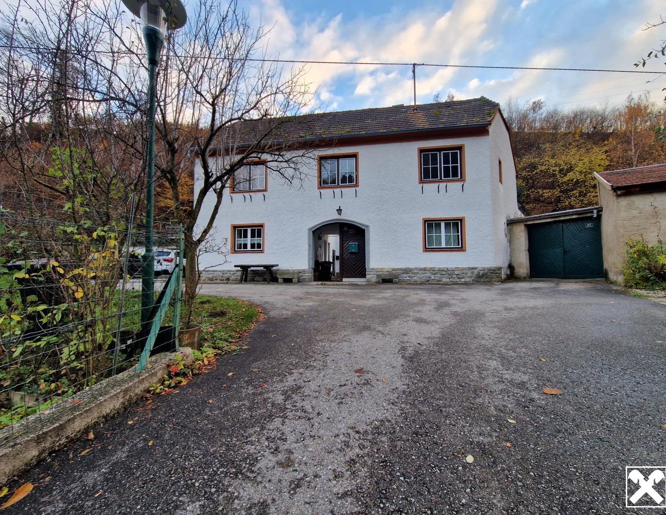 RARITÄT: EHEMALIGES WINZERHAUS MIT JEDER MENGE WOHNRAUM UND VIEL PLATZ